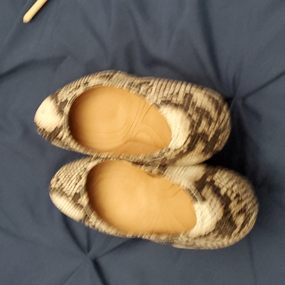 CLARKS SHOES